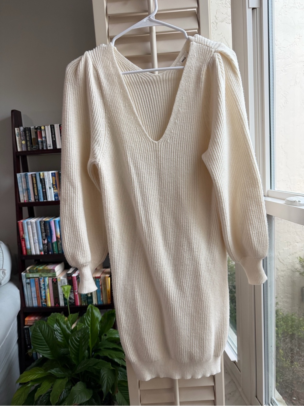 Mango Cream V-Neck Ribbed Knit Dress with Balloon Sleeves